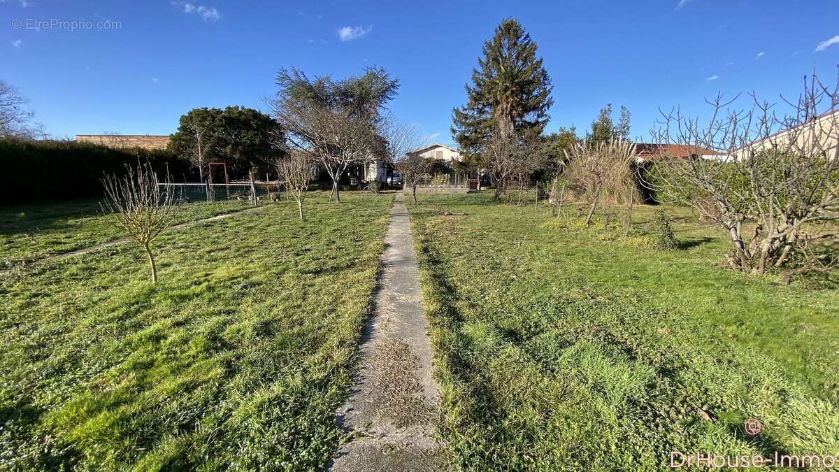 Maison à LA TOUR-DU-CRIEU