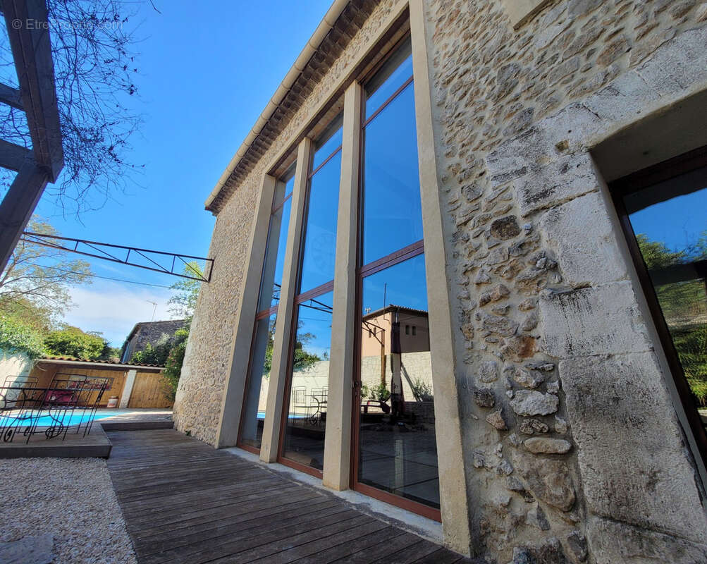 A vendre maison de caractère avec Piscine Chauffée au Centre du Village - photo 4