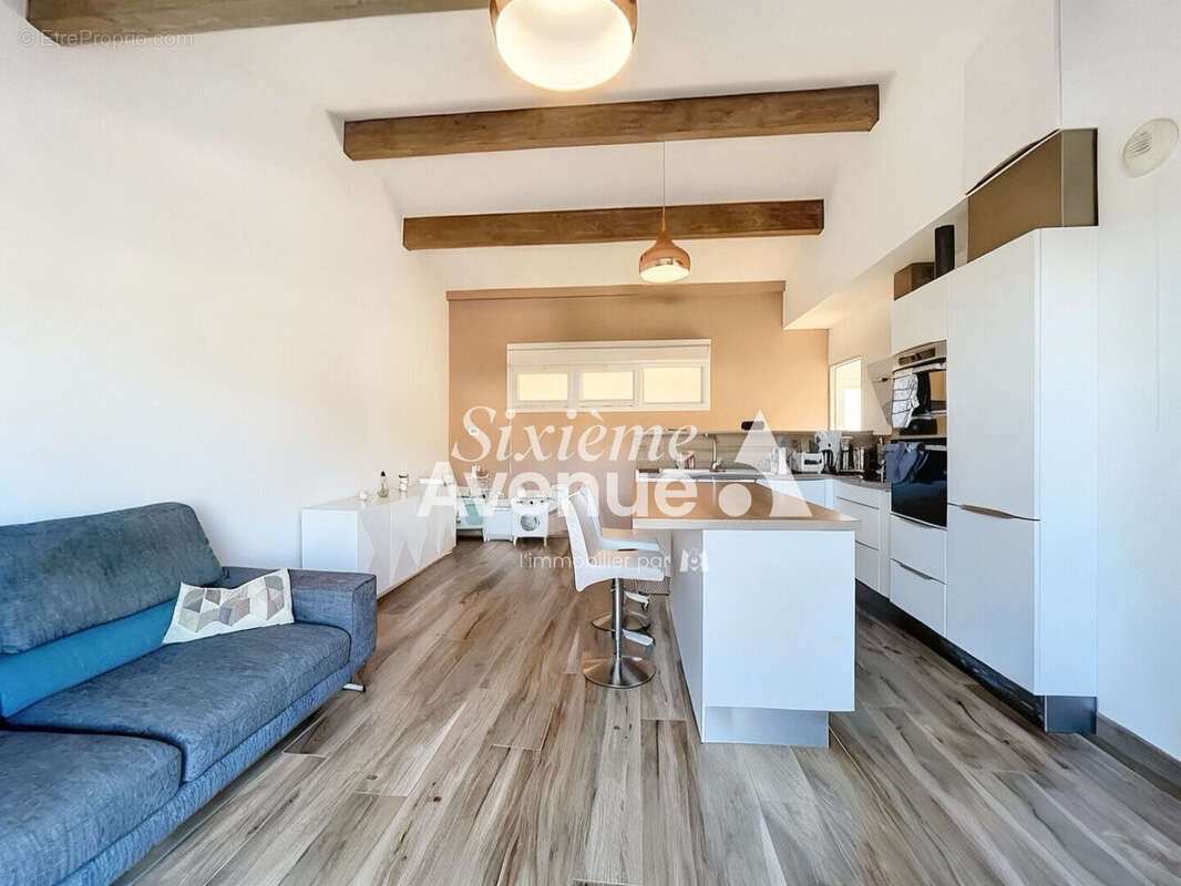 Appartement à CHATEAUNEUF-GRASSE