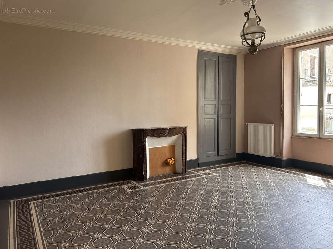 A VENDRE - Maison 5 pièces avec jardin et dépendances à Prissac - photo 6