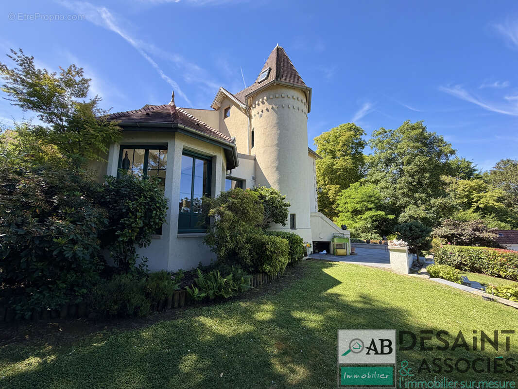 Maison à COUPVRAY