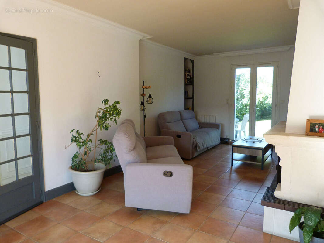 Maison à COSSE-LE-VIVIEN