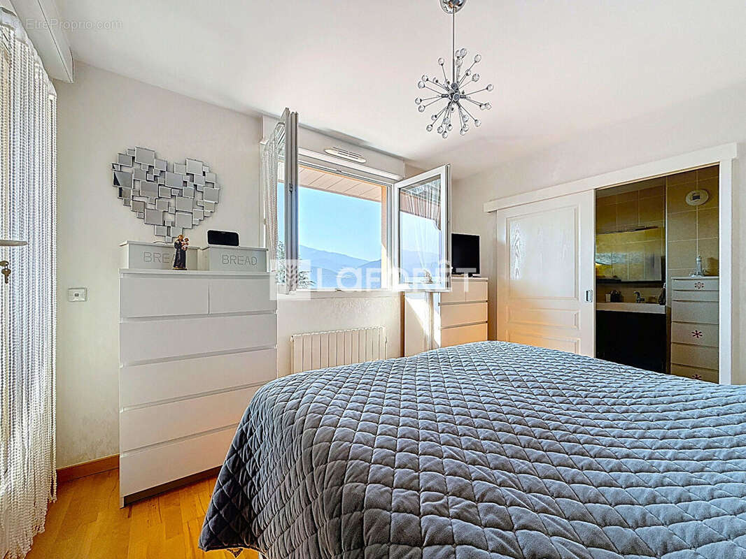 Appartement à SAINT-ISMIER