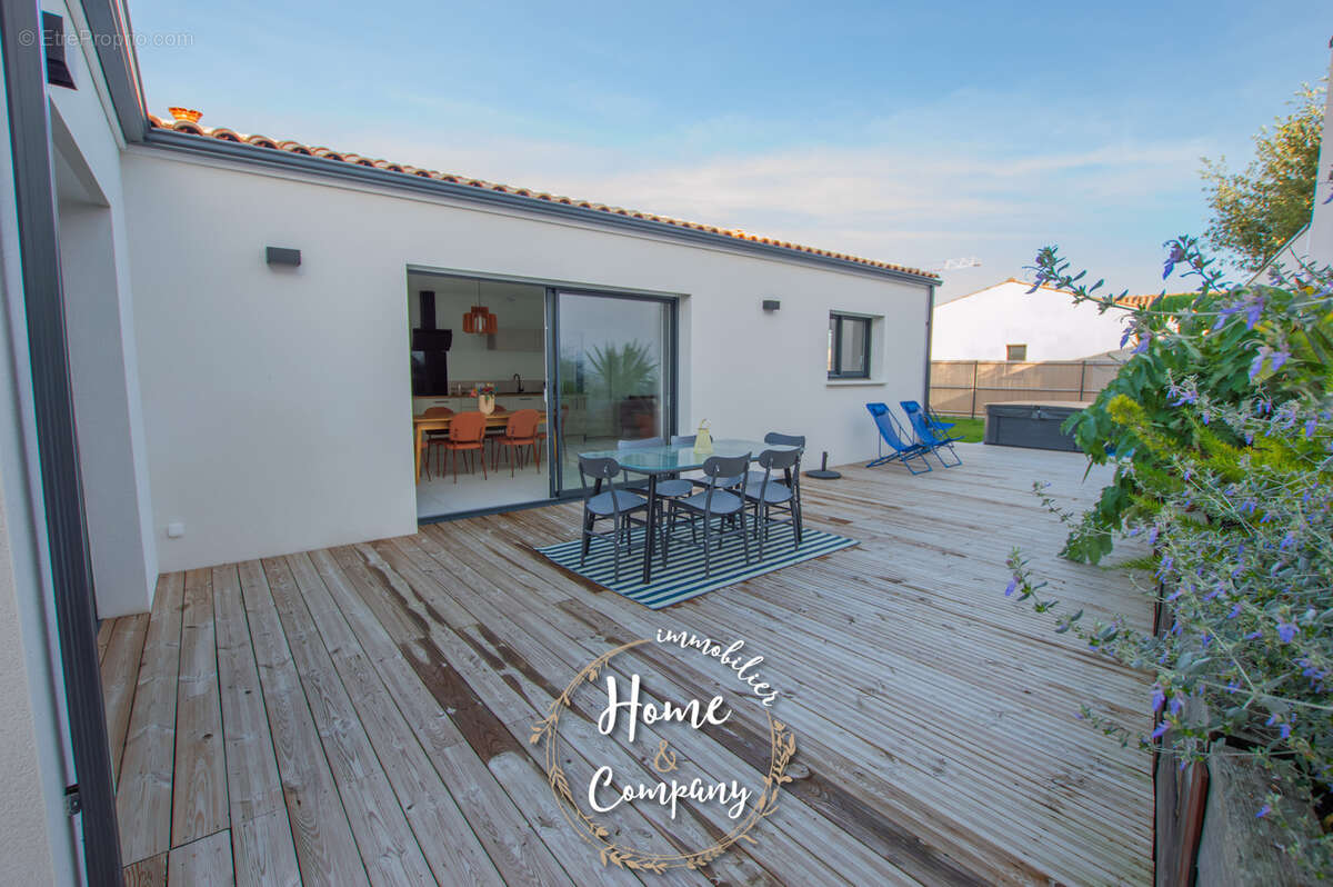 Maison à VAUX-SUR-MER