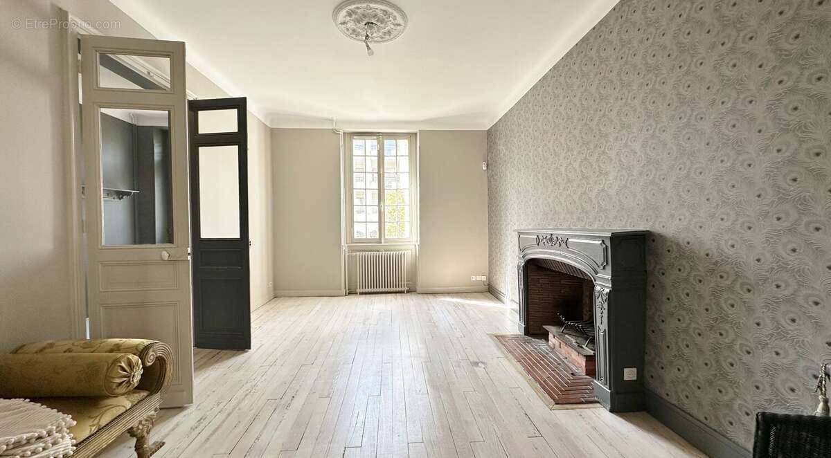 Maison de caractere de type t8 de 290 m2 sur une parcelle de 820 m2 - photo 8