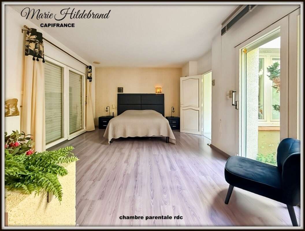 Maison d'architecte de caractère – 285 m² habitables – Vue dominante – Piscine – Grand garage - photo 11