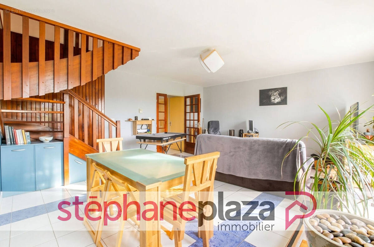 Appartement à VERN-SUR-SEICHE
