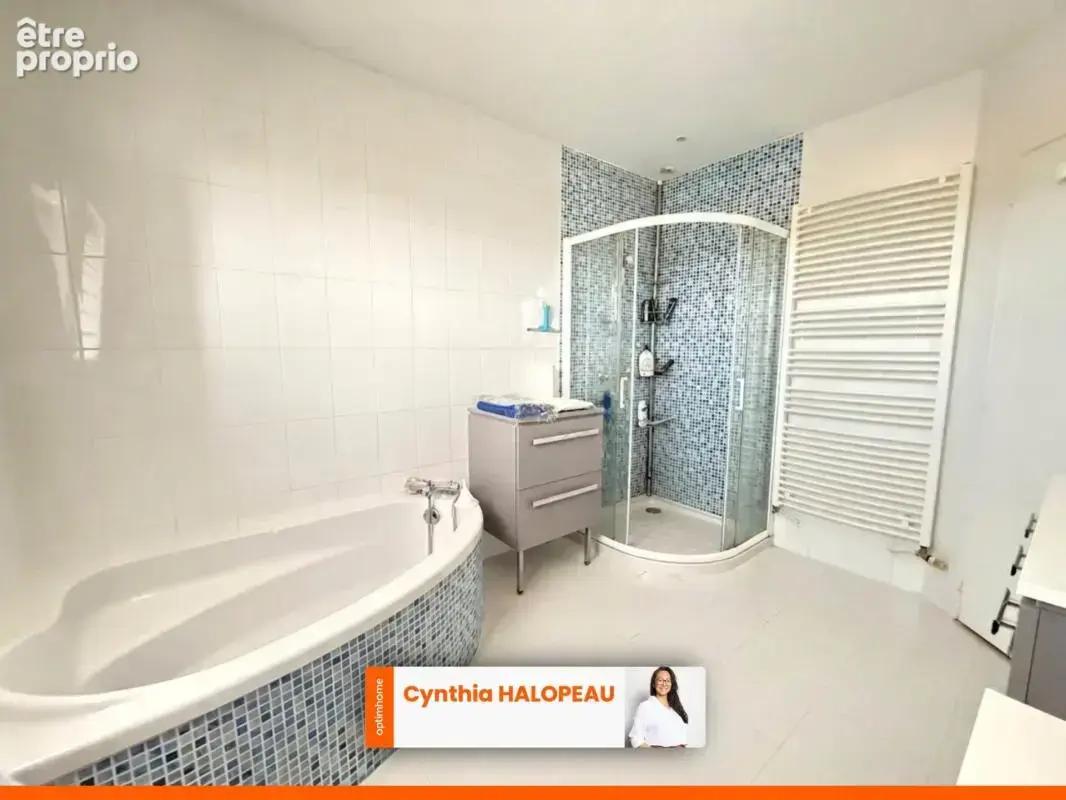 Maison familiale de 161 m² avec piscine – Chauché - photo 7