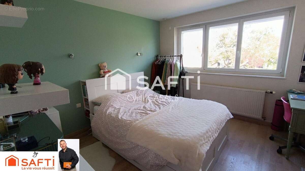 Maison 149 m² à Montceau-Les-Mines  - photo 8