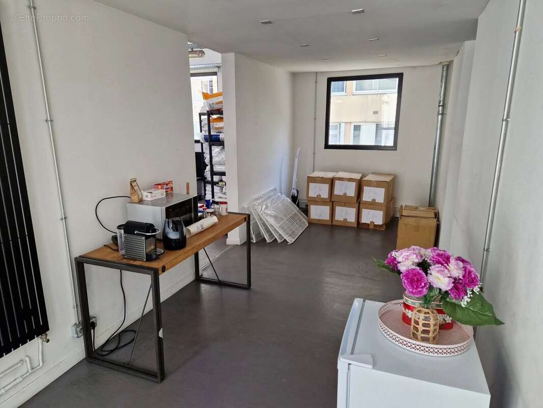 Commerce à PARIS-11E