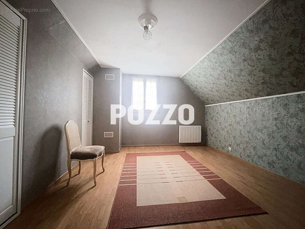 LA RIVIERE SAINT SAUVEUR : maison T6 (111 m²) à vendre - photo 13