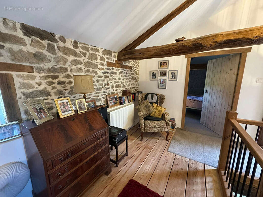 HAUTE VIENNE -  Superbe ferme en pierre entièrement rénovée ? grandes granges et 1,5 hectare de terrain - photo 15