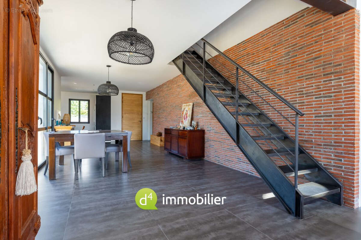 Maison à LA FARE-LES-OLIVIERS