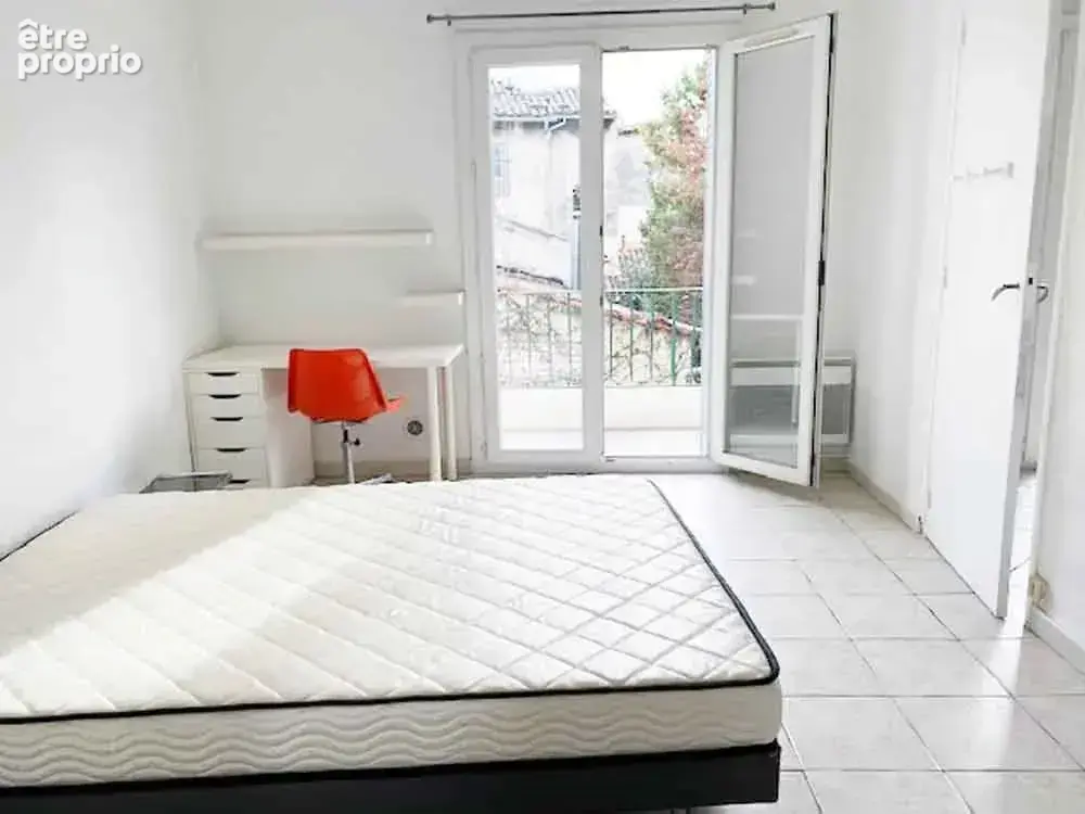 Avignon Intra-Muros, au calme. Appartement P3 avec grand Balcon - photo 7