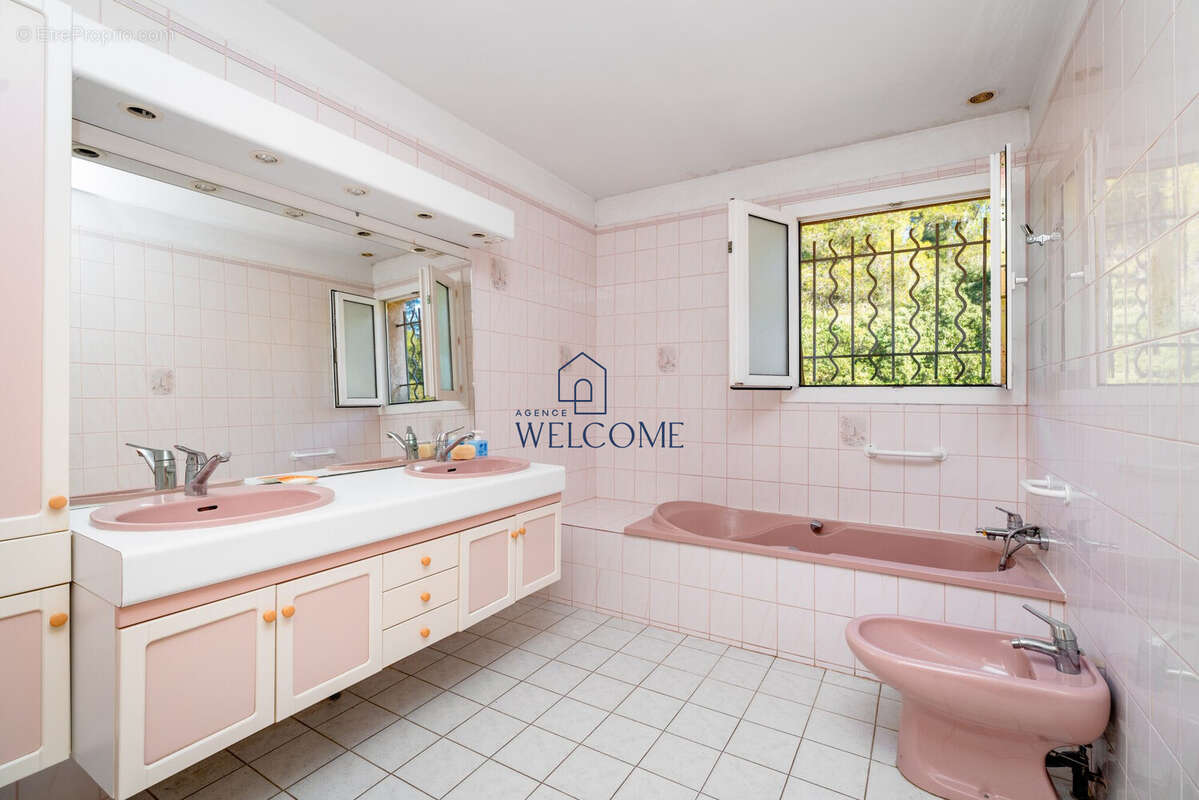 Maison à SAINT-MATHIEU-DE-TREVIERS