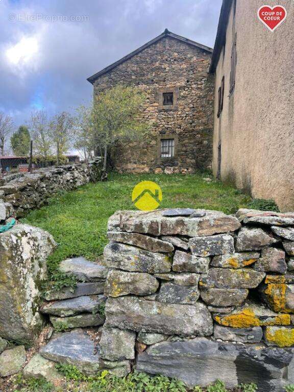 Maison à SAINT-FLOUR