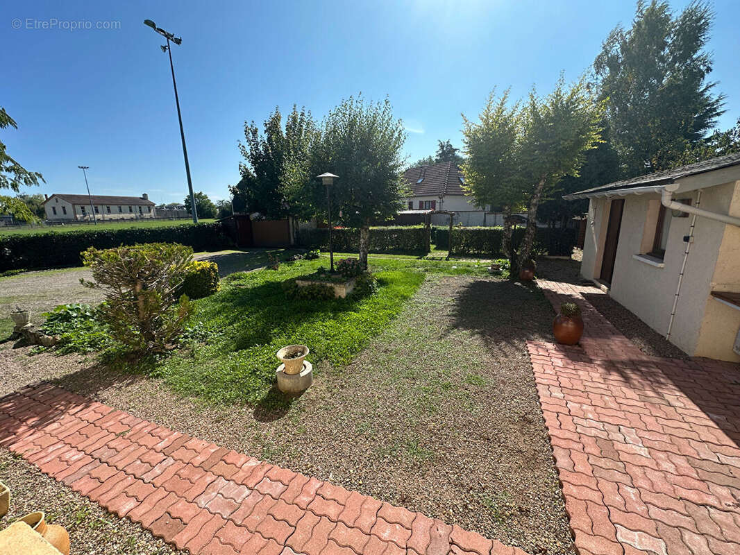 Maison à VARENNES-VAUZELLES