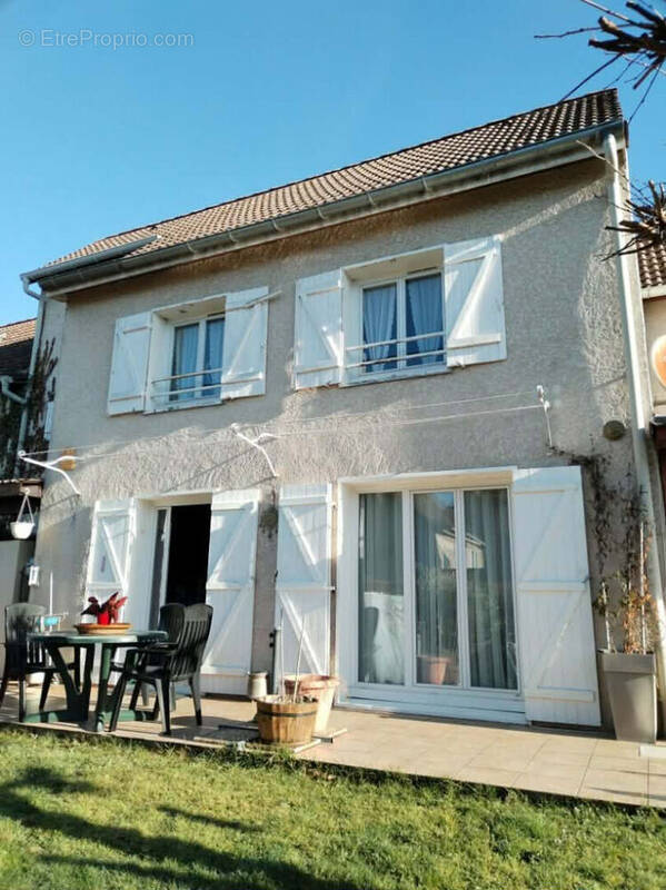 Maison à MORESTEL