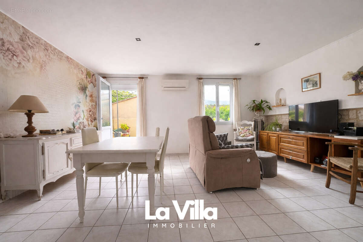 Maison Entraigues Sur La Sorgue 4 pièce(s) 85 m2 - photo 3
