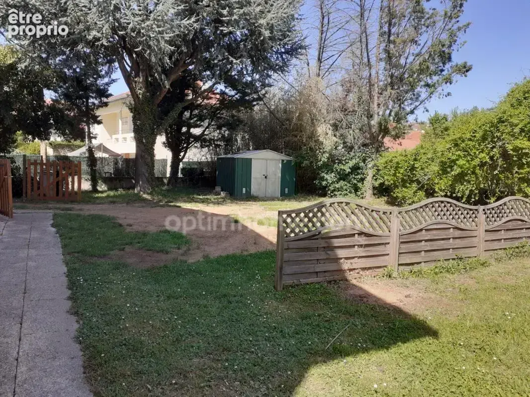 GRIGNY-SUR-RHONE, grande villa de 220 m2, pour 2 appartements en location - photo 9