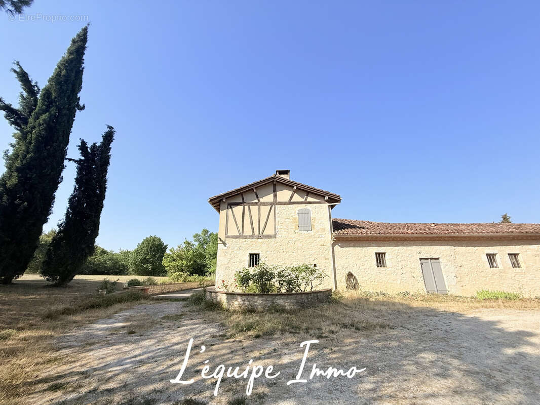 Maison à MAUVEZIN
