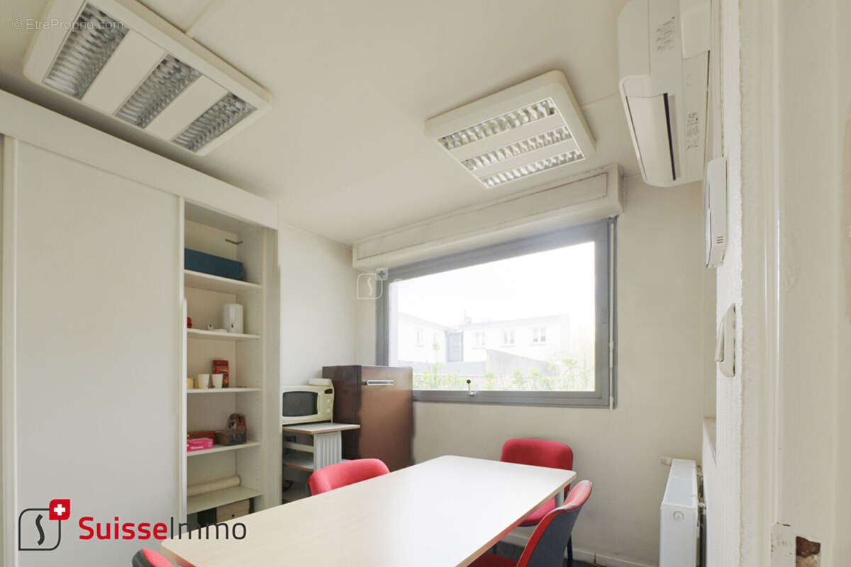 Local commercial  200 m2 - photo 12