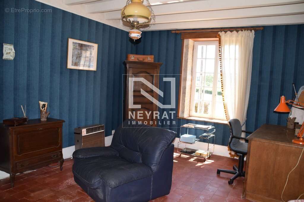7 kms d'Arnay-le-Duc, Maison en pierre 3 chambres sur 2600m² - photo 11