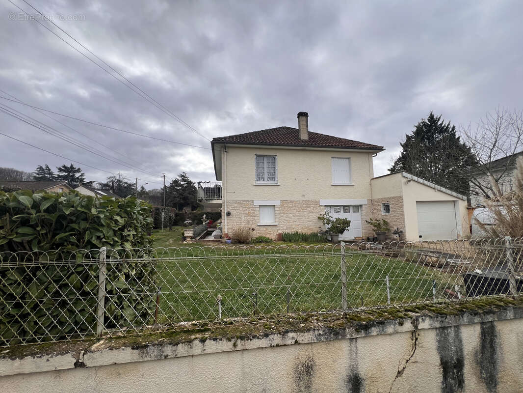 Maison à SIORAC-EN-PERIGORD