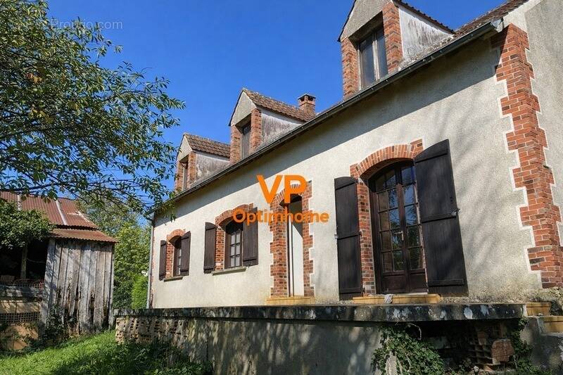 Maison à LA BAZOCHE-GOUET
