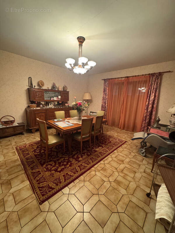 Maison à SAINTE-GAUBURGE-SAINTE-COLOMBE