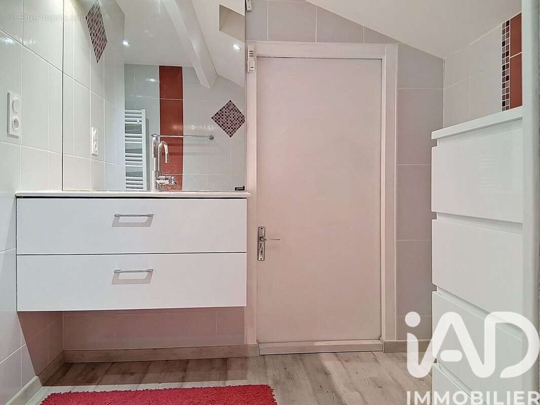Photo 9 - Maison à SAINT-ETIENNE-DU-BOIS