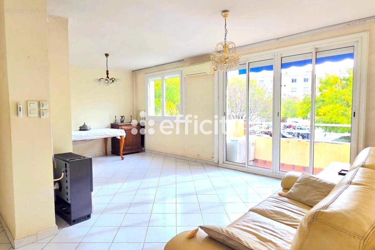 Appartement à MARSEILLE-8E