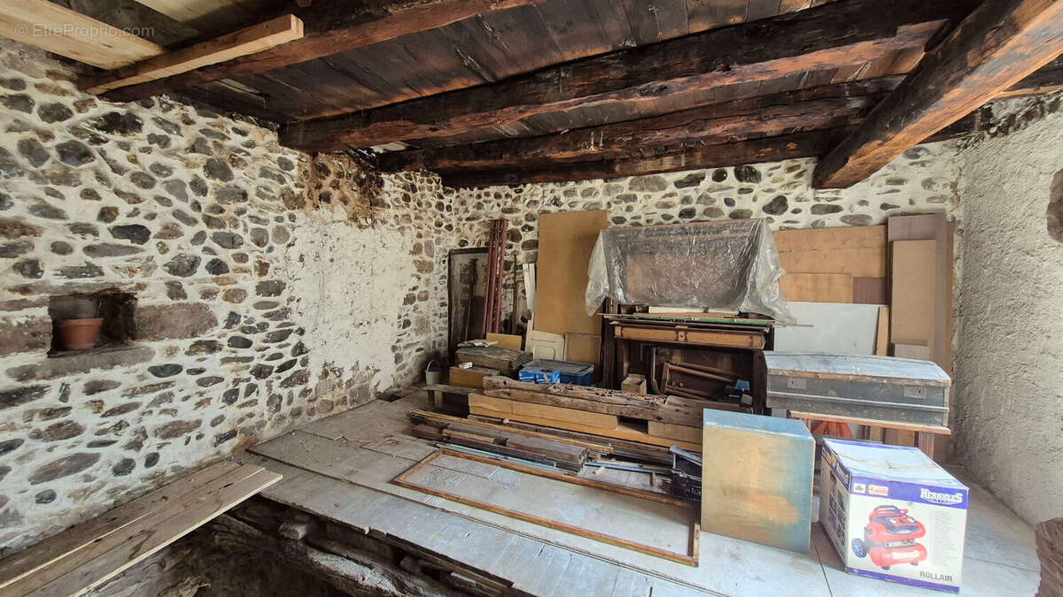 Coeur de ville ESPALION, ensemble immobilier avec garage - photo 2