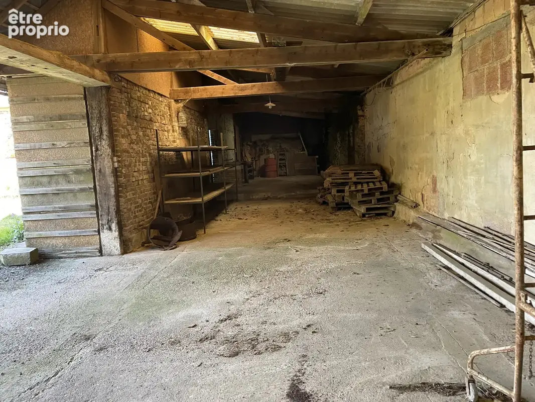 maison familiale avec 4 chambres et un bureau et dépendances - photo 19