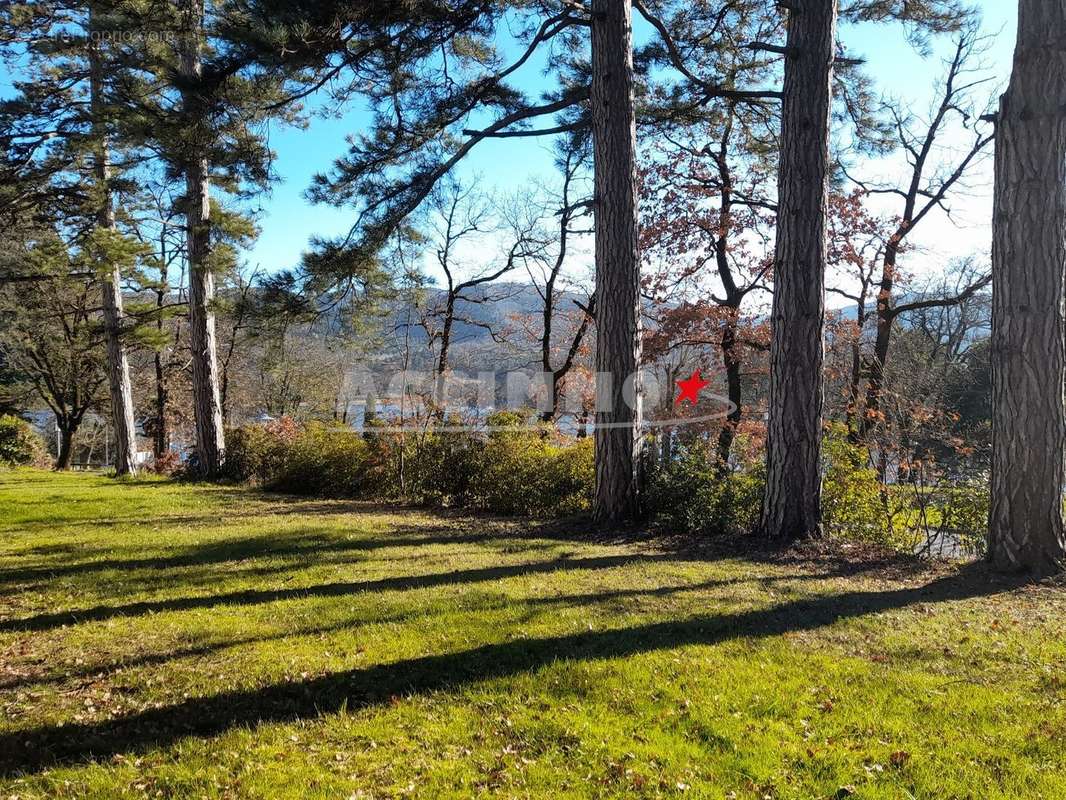 Terrain à VAUDREUILLE