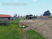 Terrain à ECOTAY-L'OLME