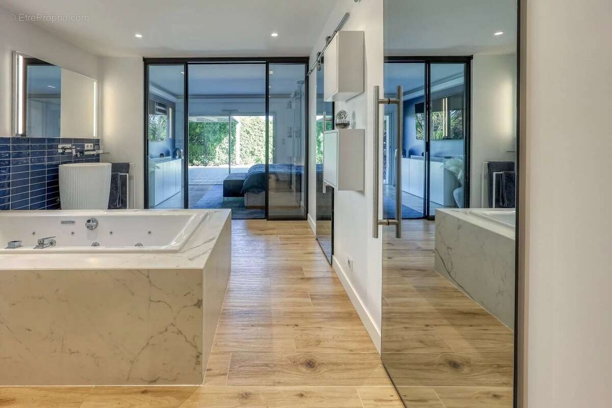 Villa contemporaine rénovée/imaginée par architecte d’intérieur – volumes exceptionnels – Janas - photo 14