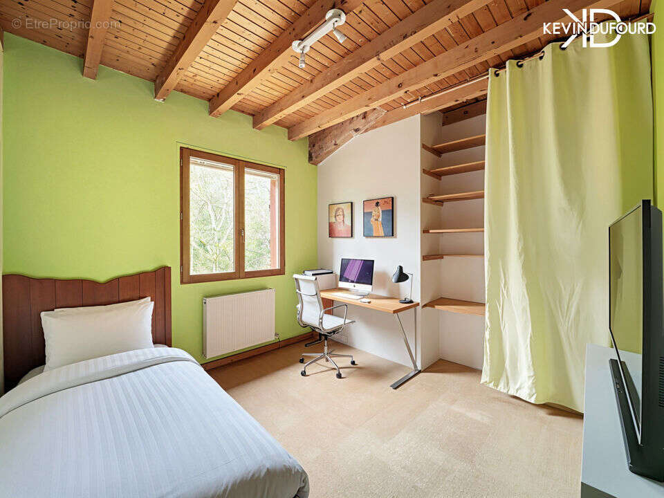 Maison à SAINT-ETIENNE-DE-FONTBELLON