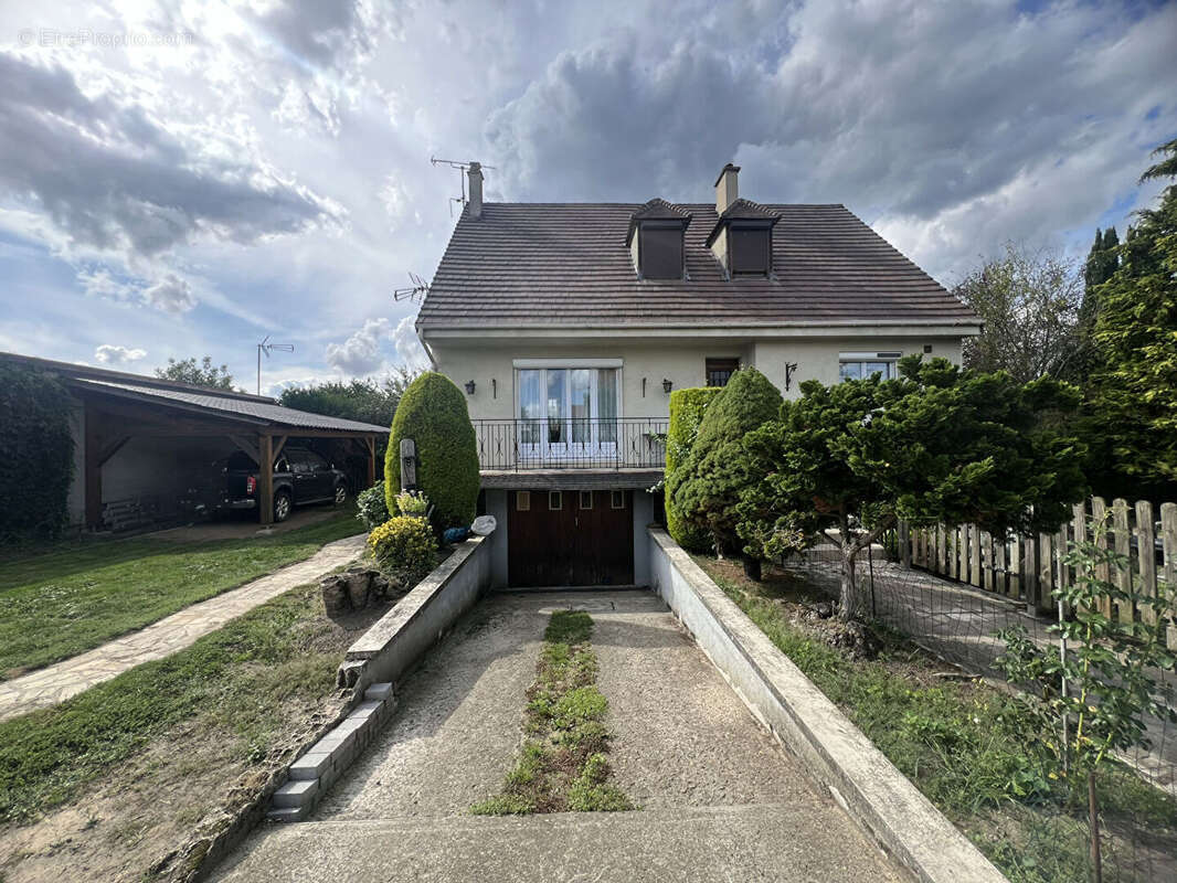 Maison à LA CHAPELLE-EN-SERVAL