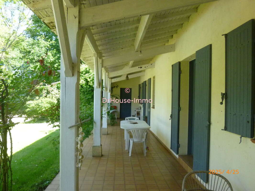 Maison à FAUGUEROLLES