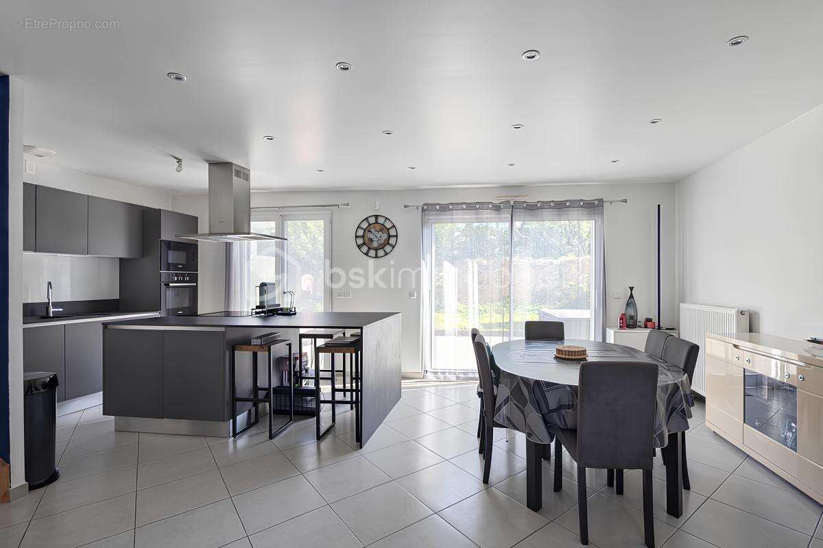 Maison à CORBEIL-ESSONNES