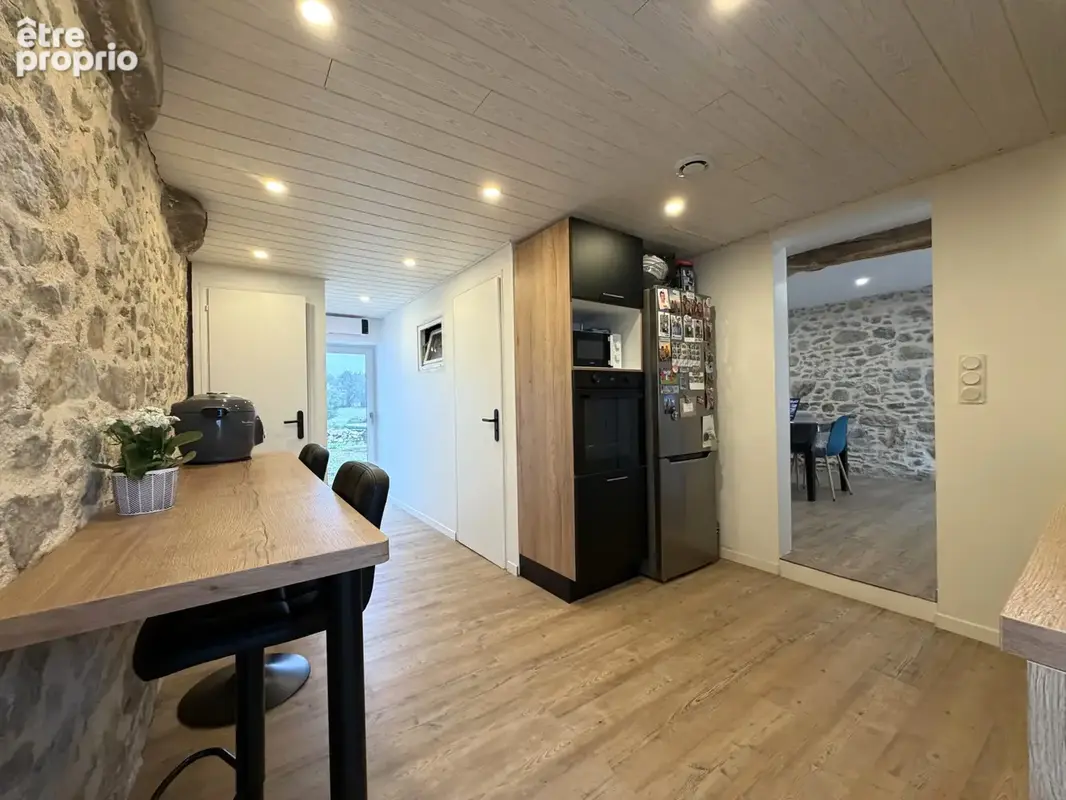 A 5 MIN D'AIZENAY, maison en pierres offrant 64 m2 hab et 248 m2 de terrain - photo 6