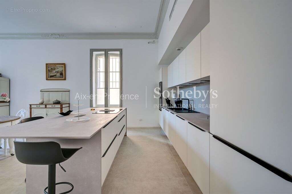 Duplex 175 m² en rez-de-chaussée avec jardin privatif – Quartier Mazarin, Aix-en-Provence - photo 13