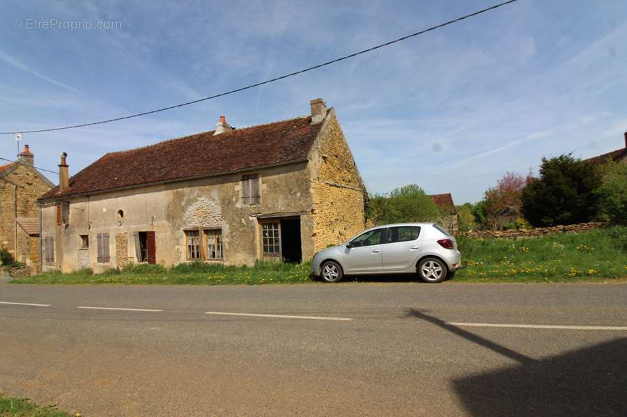 Maison à VARZY