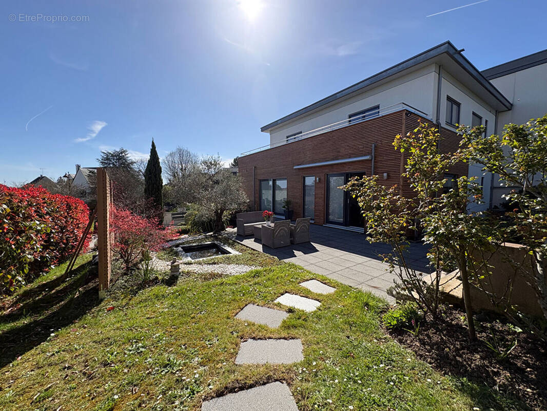 Maison à VERRIERES-LE-BUISSON