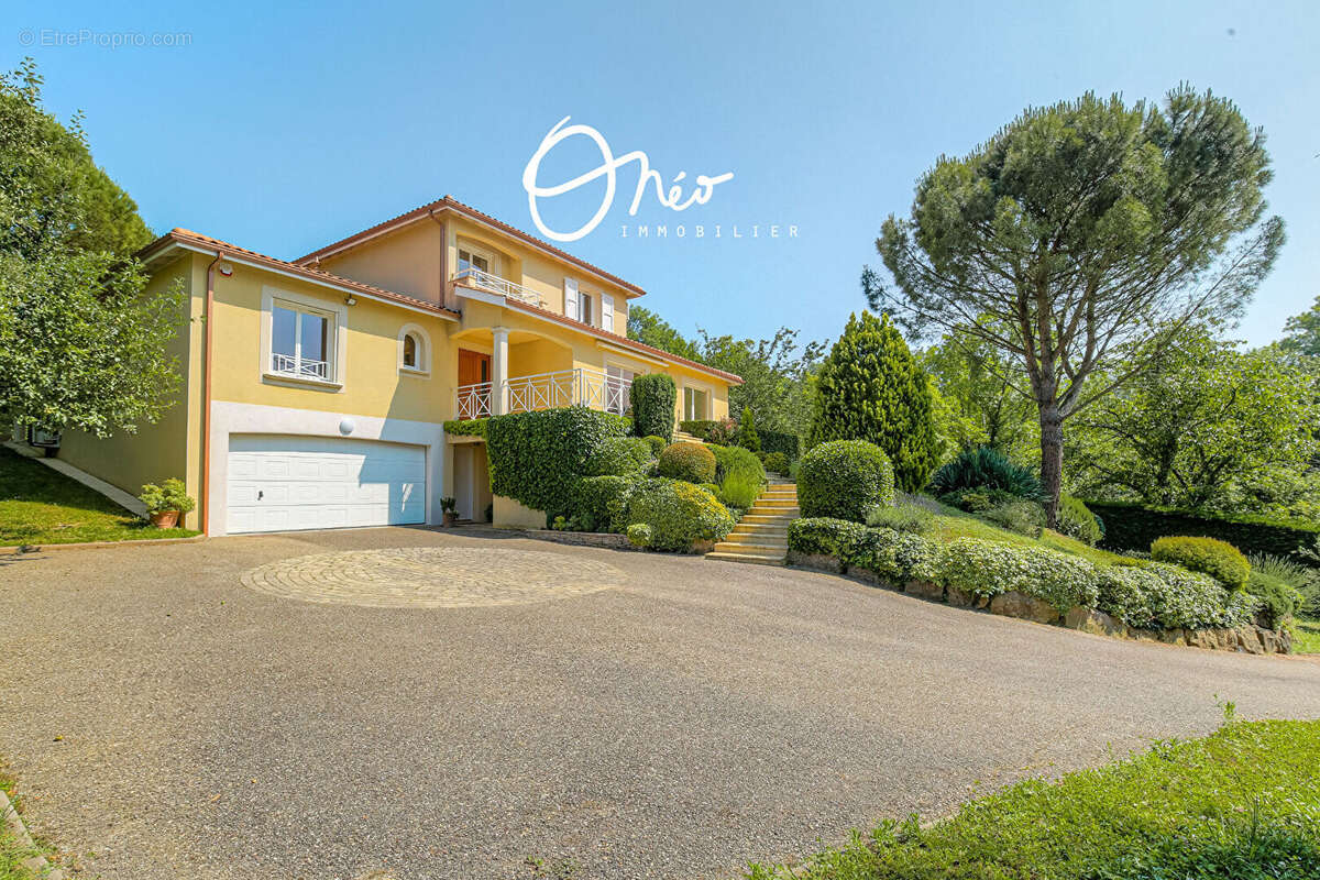 Maison à SAINT-PIERRE-DE-CHANDIEU