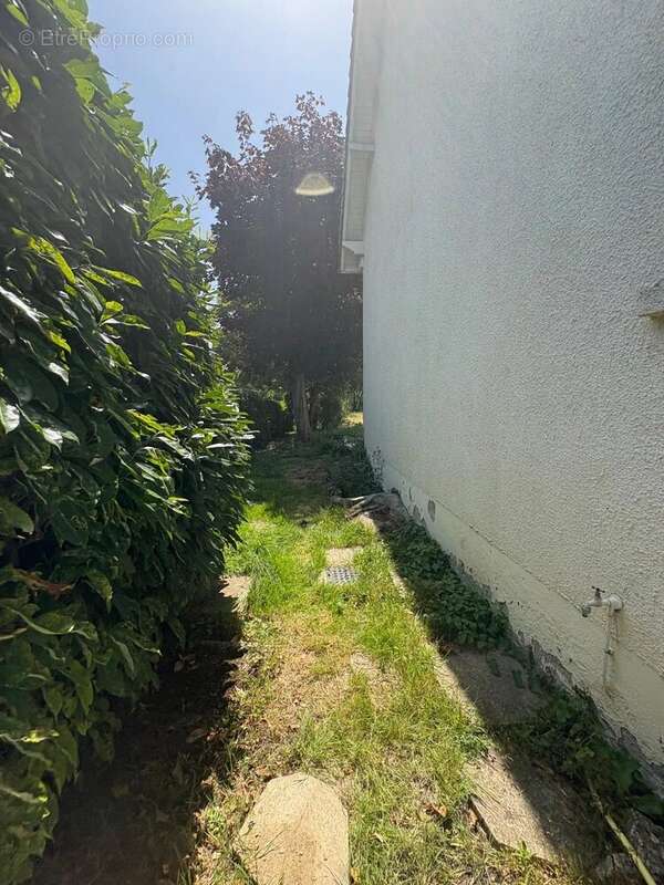 Maison à SAINT-NOM-LA-BRETECHE