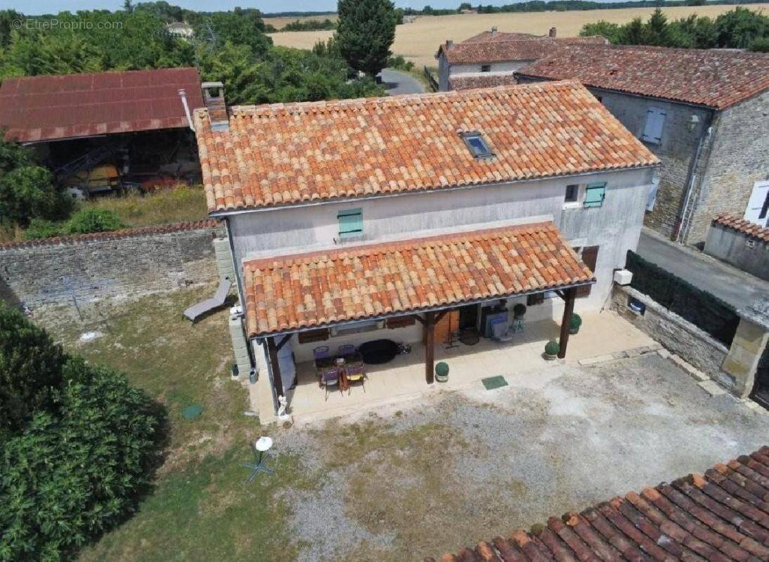 Maison à VILLEFAGNAN