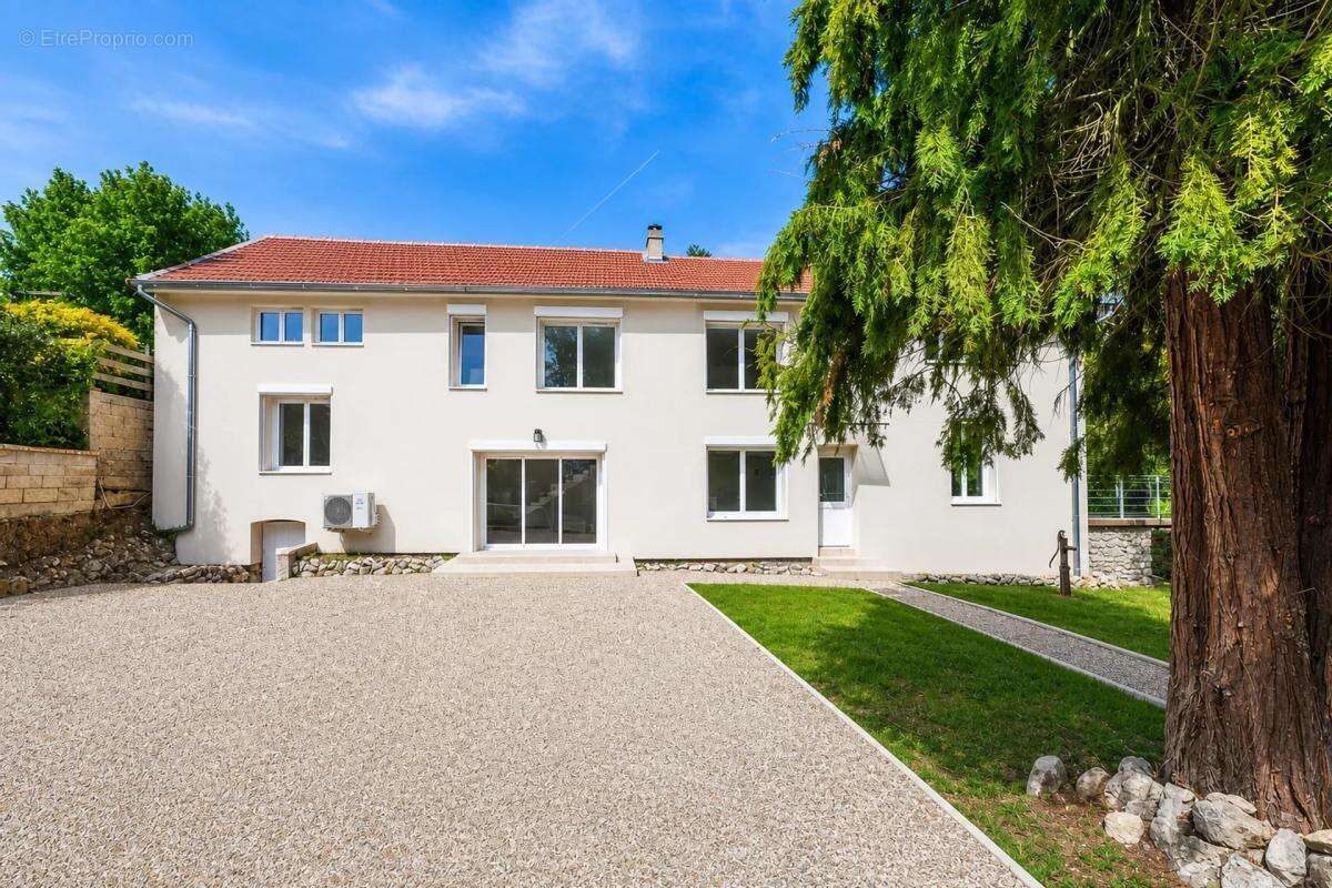 Maison rénovée de 192 m² à Neauphle-le-Vieux - photo 15