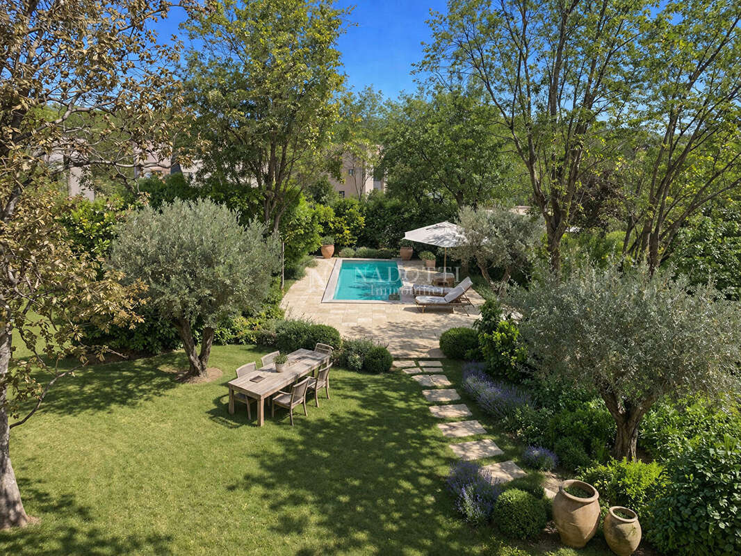 Mas à Cabrières D'Avignon avec terrain constructible. - photo 2